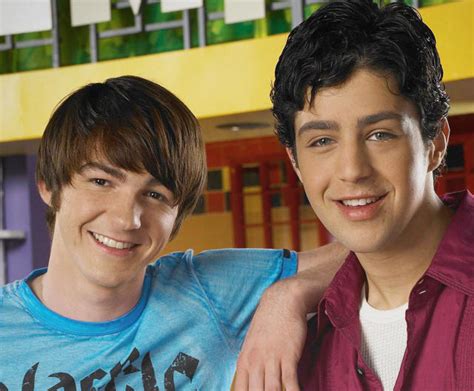 why is josh peck not friends with drake